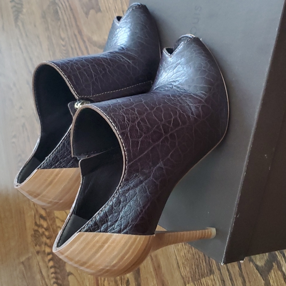 Louis Vuitton Cyprus Moca (Brown/Beige) Open Toe Booties - Size 38-1/2 Used EUC